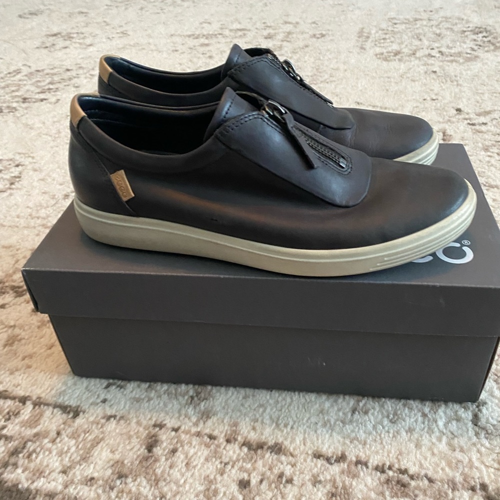 ECCO soft 7 Center Zip 8-8.5